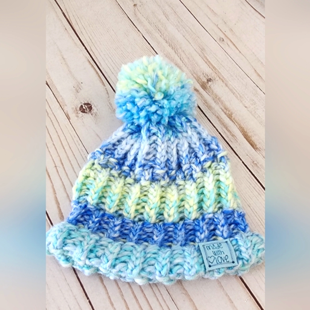 Handmade crochet infants hat, size 0-6 months.